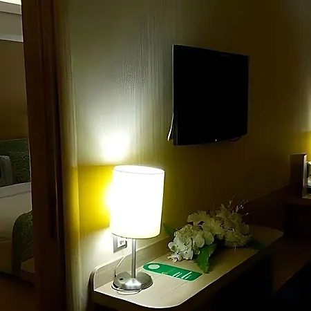 Hotel Golden Way Giyimkent 4*